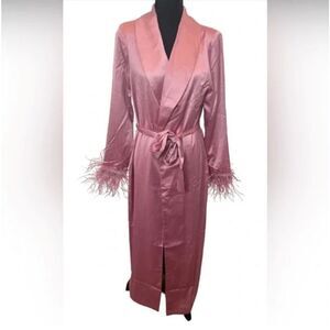 Naked wardrobe the statement feather long sleeve duster in blush pink-L​